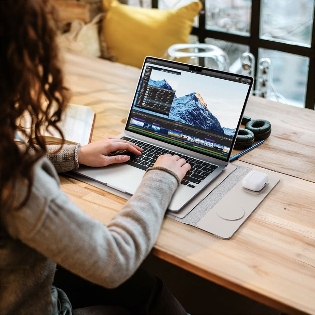 MagSafe Laptop Sleeve - Vegan Leather, Wireless Charging | Productivity