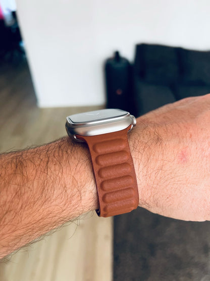 Apple Watch Leather Strap - Magnetic Closure | Elegant Style
