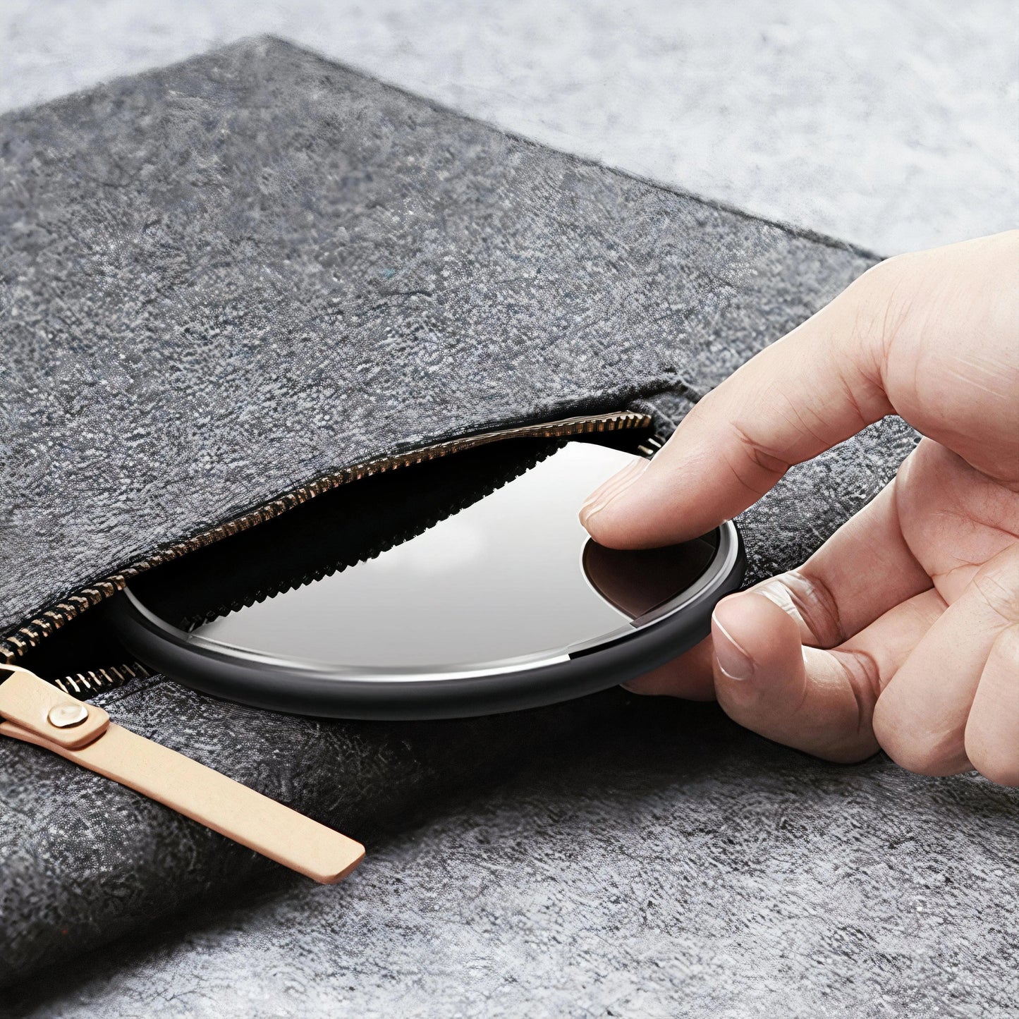 Qi Wireless Charger - Onyx Black, Fast Charge | Clutter-Free
