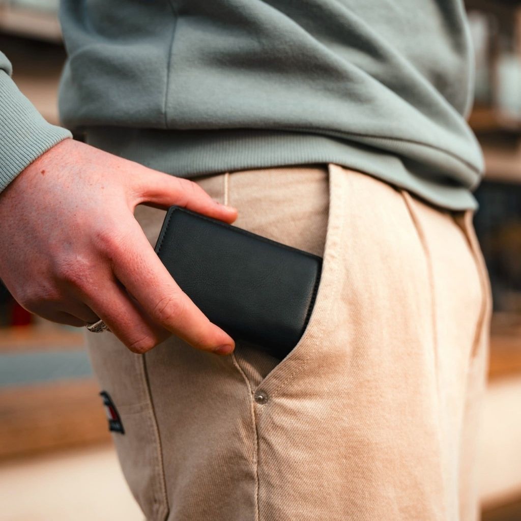 AirTag Wallet - Vegan Leather, RFID | Secure Style