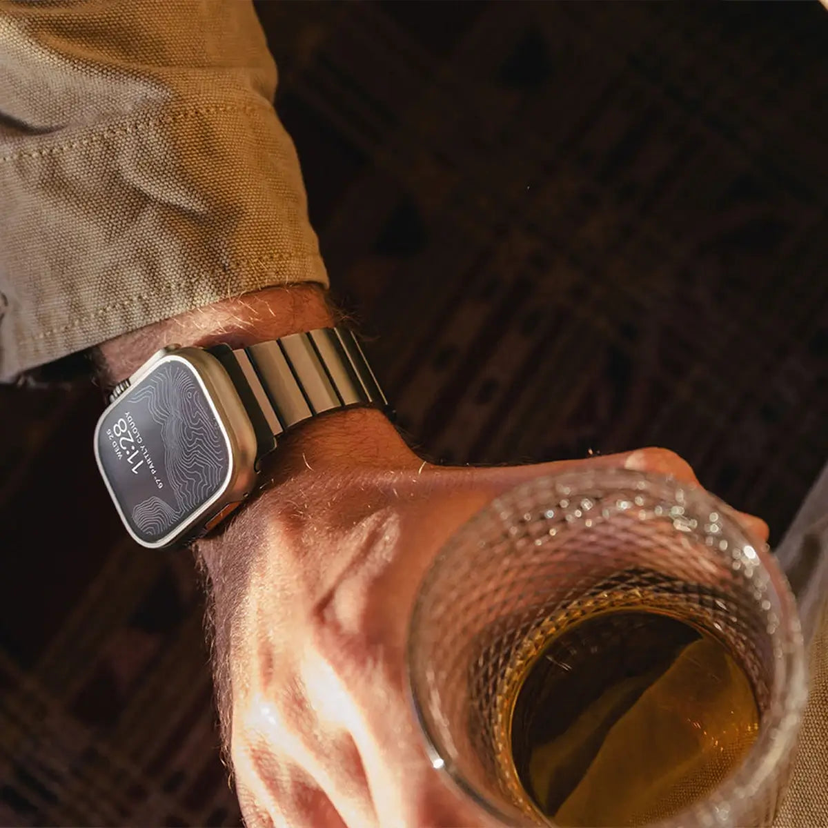 Apple Watch Titanium Band - Magnetic Clasp | Elegant